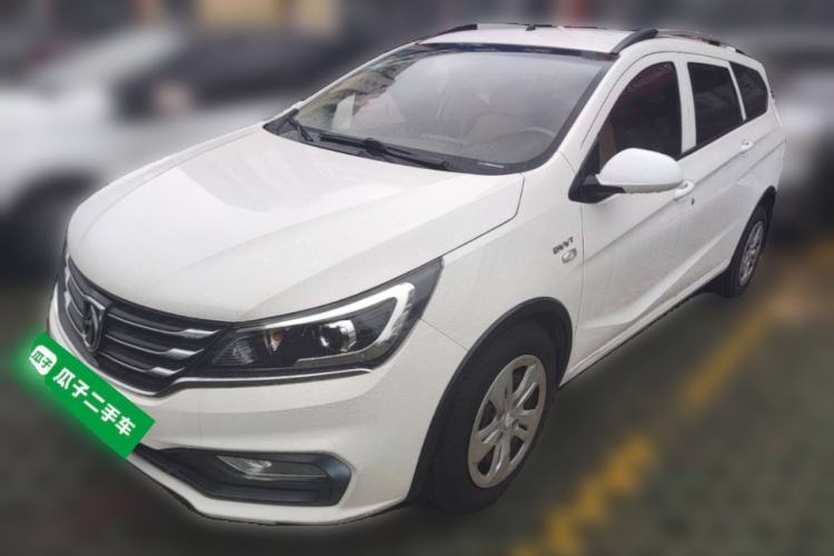 Baojun 310W 2017 1.5L Manual Comfort Version China V d’occasion Guazi used car, China used car export, Used car for sale, Used cars, Cheapest cars for sale