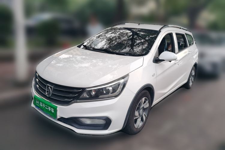 Used Baojun 310W 2017 1.5L Manual Comfort Version China V Guazi used car, China used car export, Used car for sale, Used  cars, Cheapest cars for sale