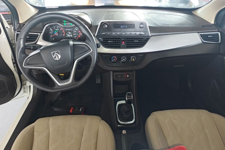 Used Baojun 310W 2017 1.5L Manual Comfort Version China V Center Console