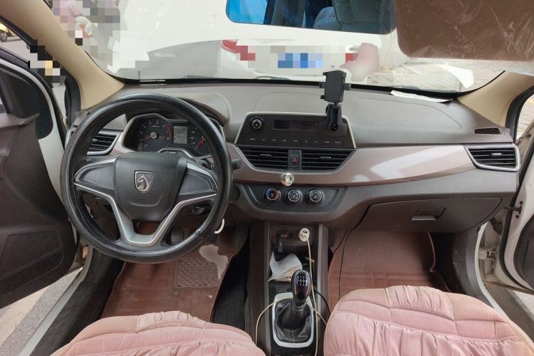 Used Baojun 310W 2017 1.5L Manual Comfort Version China V Center Console