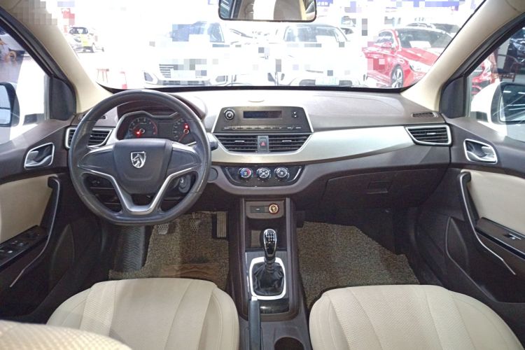 Used Baojun 310W 2017 1.5L Manual Comfort Version China V Center Console