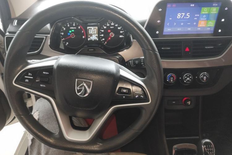 Used Baojun 310W 2017 1.5L Manual Fashion Model China V Center Console