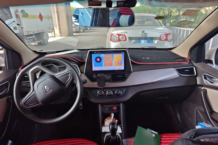Used Baojun 310W 2017 1.5L Manual Comfort Version China VI Emission Standard Center Console