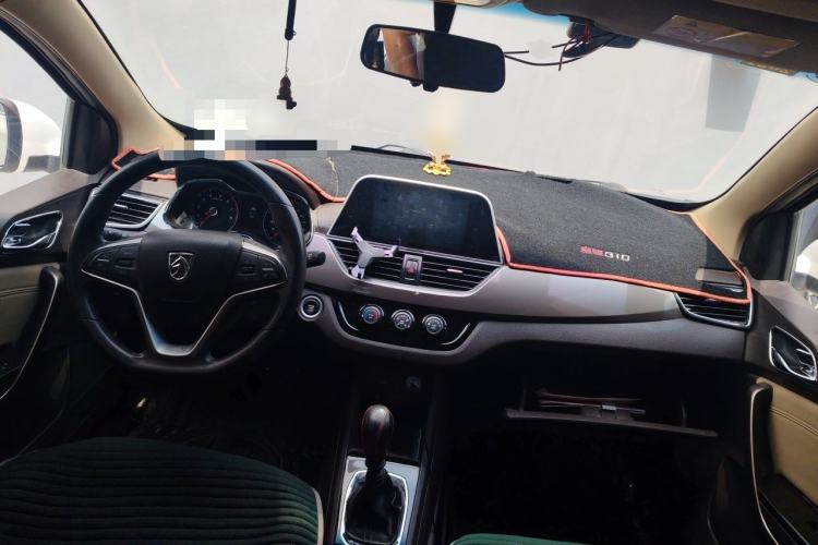 Used Baojun 310W 2017 1.5L Manual Luxury Edition China V Center Console