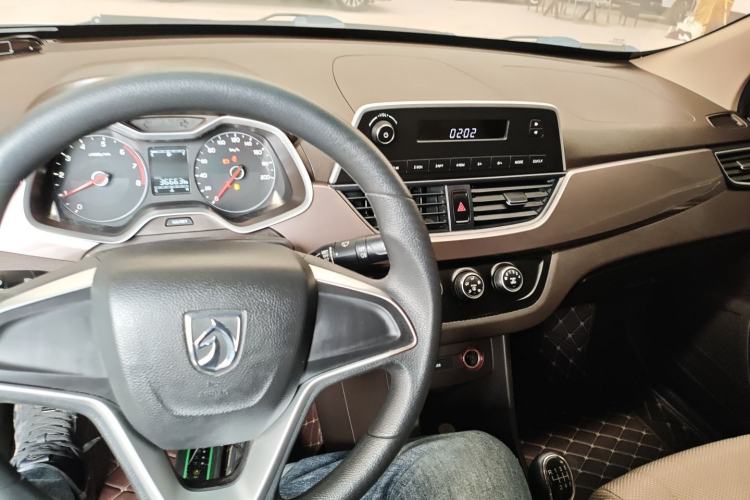 Used Baojun 310W 2017 1.5L Manual Comfort Version China V Center Console