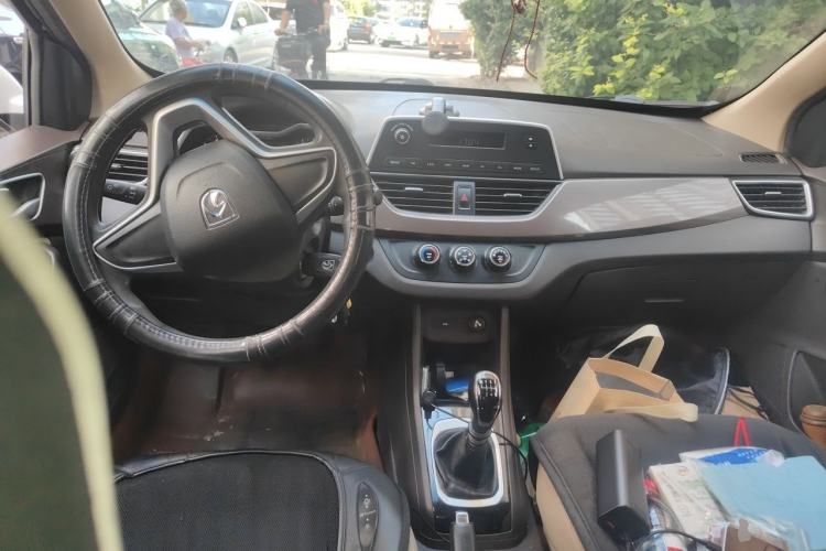 Used Baojun 310W 2017 1.5L Manual Comfort Version China V Center Console