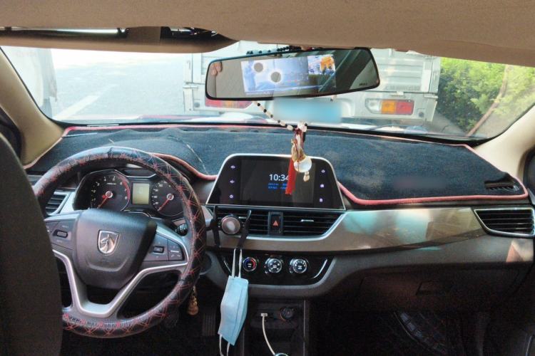 Used Baojun 310W 2017 1.5L Manual Fashion Model China V Center Console