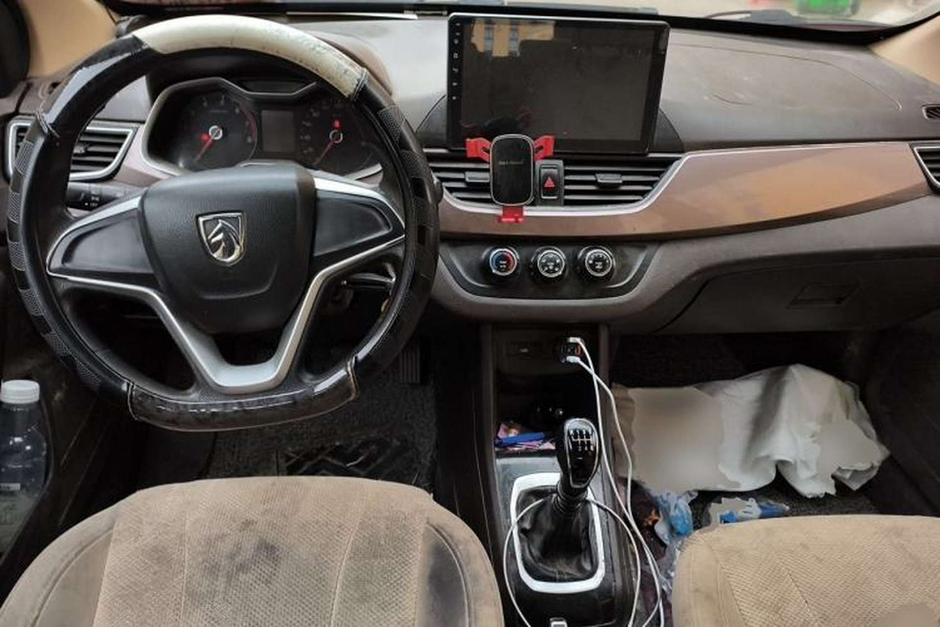 Used Baojun 310W 2017 1.5L Manual Comfort Version China V Center Console