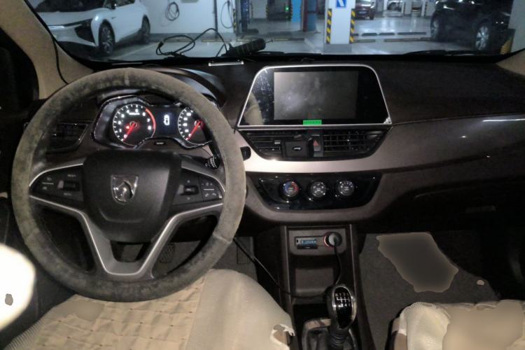 Used Baojun 310W 2017 1.5L Manual Luxury Edition China V Center Console