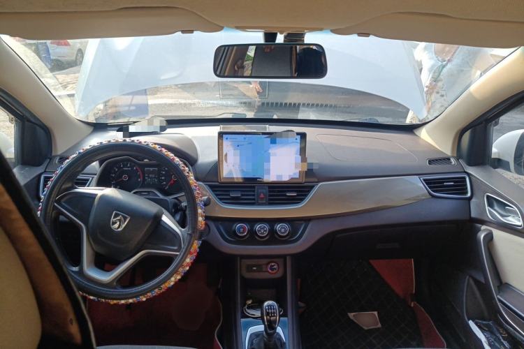 Used Baojun 310W 2017 1.5L Manual Comfort Version China VI Emission Standard Center Console
