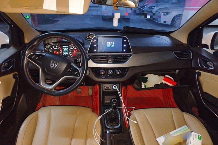 Used Baojun 310W 2017 1.5L Manual Fashion Model China V Center Console