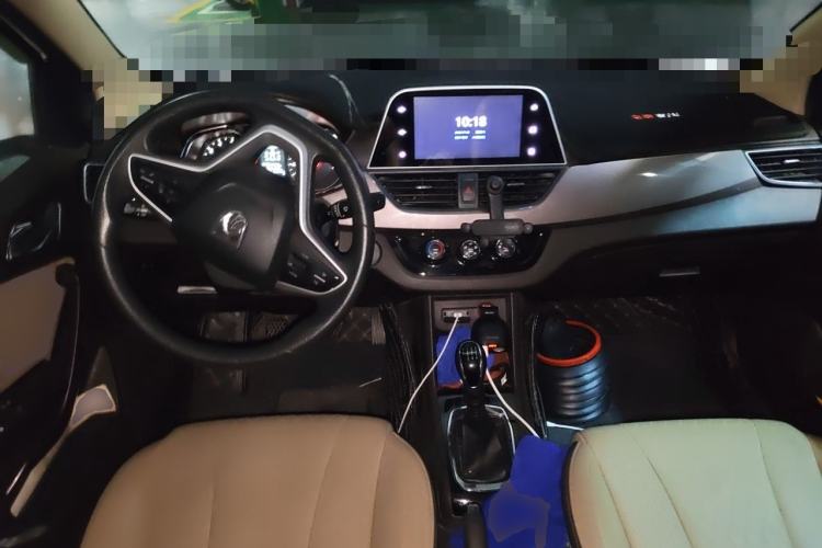 Used Baojun 310W 2017 1.5L Manual Fashion Model China V Center Console