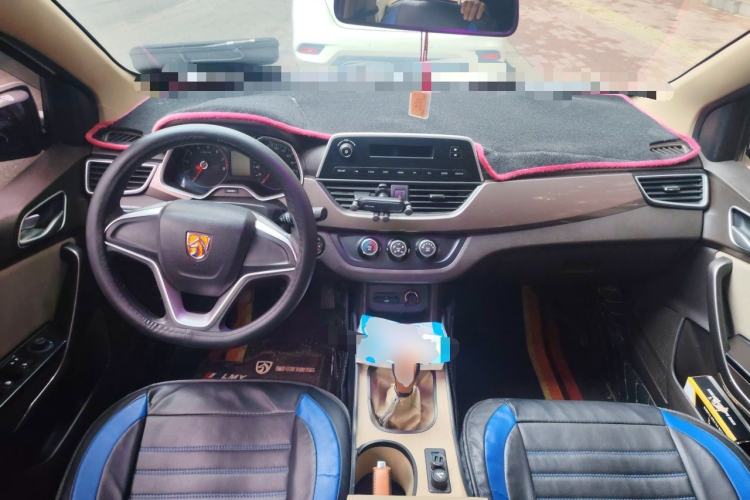 Used Baojun 310W 2017 1.5L Manual Comfort Version China V Center Console