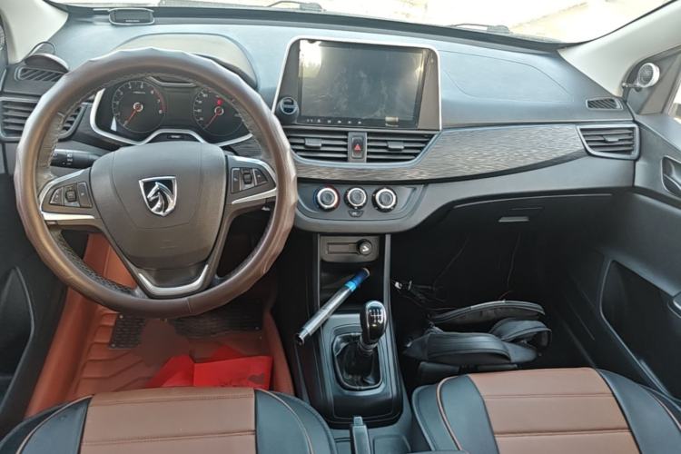 Used Baojun 310W 2017 1.2L Manual Value Edition China V Center Console