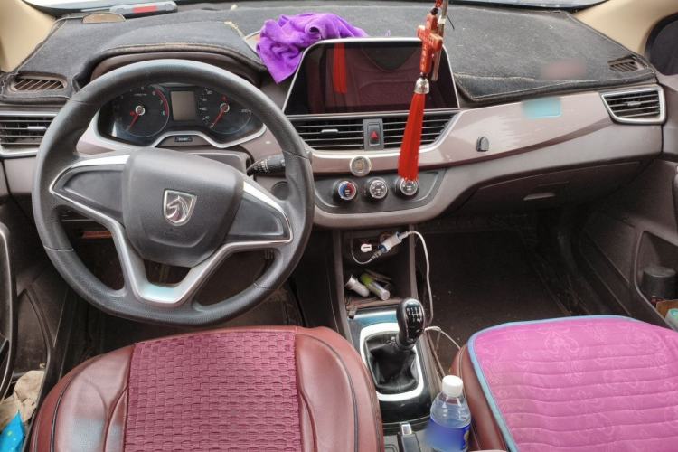 Used Baojun 310W 2017 1.5L Manual Comfort Version China V Center Console