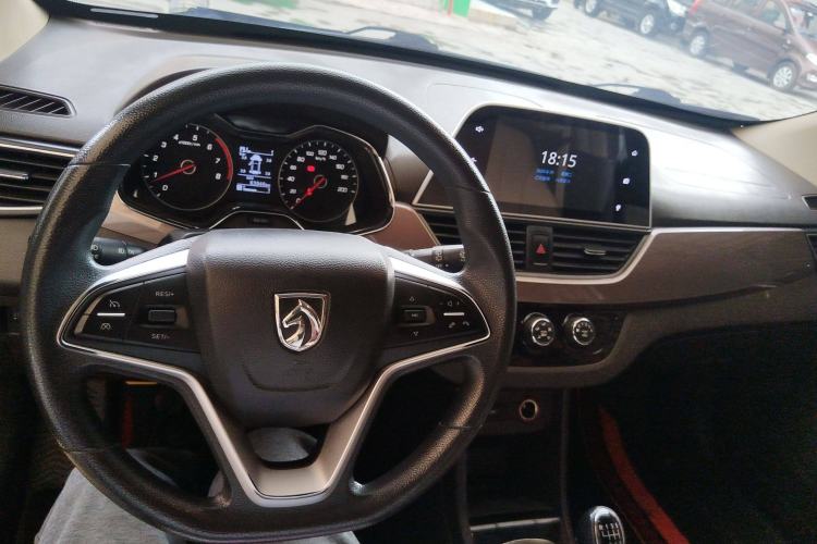 Used Baojun 310W 2017 1.5L Manual Luxury Edition China V Center Console