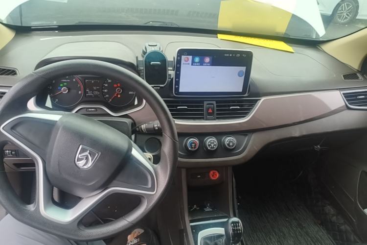 Used Baojun 310W 2017 1.5L Manual Comfort Version China V Center Console