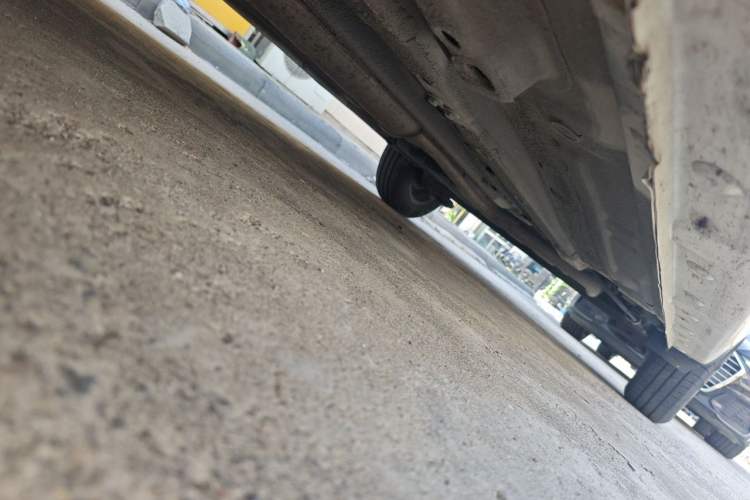 Used Baojun 310W 2017 1.5L Manual Comfort Version China VI Emission Standard Chassis Front Left