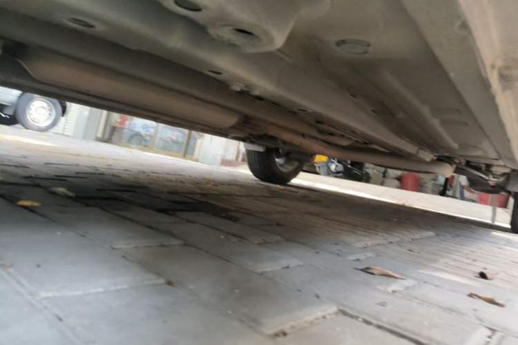 Used Baojun 310W 2017 1.5L Manual Fashion Model China V Chassis Front Left