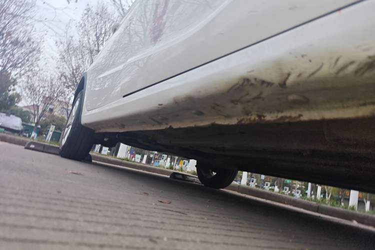 Used Baojun 310W 2017 1.5L Manual Fashion Model China V Chassis Front Right