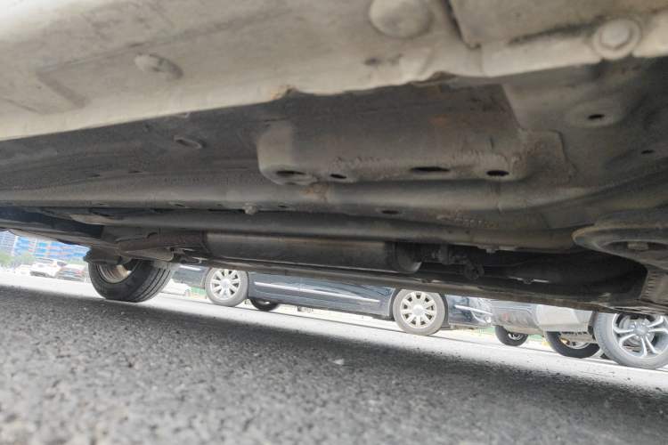 Used Baojun 310W 2017 1.5L Manual Fashion Model China V Chassis Front Right