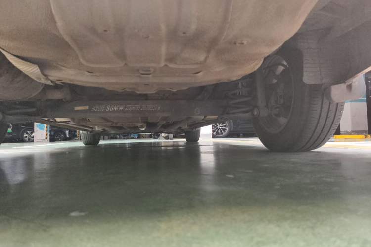 Used Baojun 310W 2017 1.5L Manual Fashion Model China V Chassis Rear