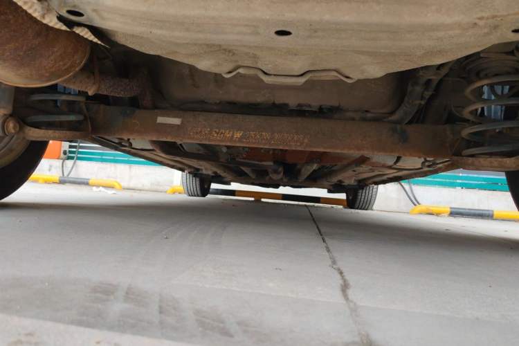 Used Baojun 310W 2017 1.5L Manual Fashion Model China V Chassis Rear