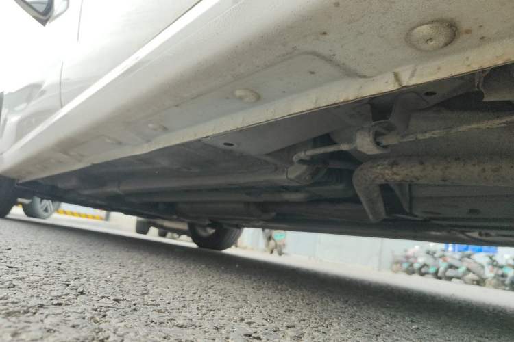 Used Baojun 310W 2017 1.5L Manual Fashion Model China V Chassis Rear Left