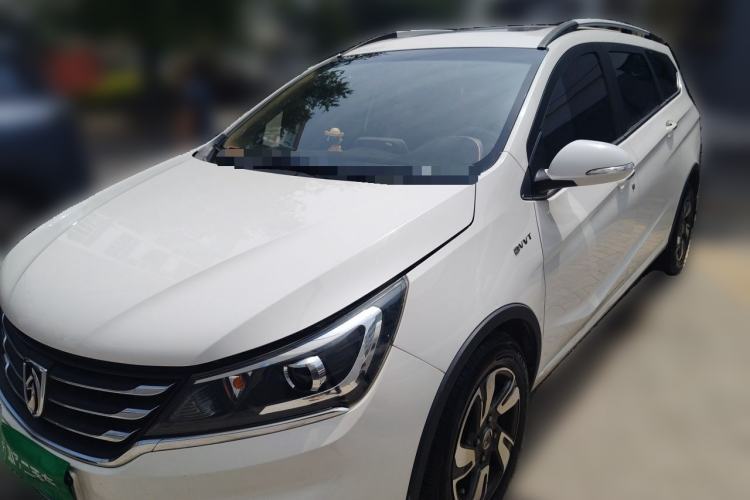 Used Baojun 310W 2017 1.5L Manual Luxury Edition China V Guazi used car, China used car export, Used car for sale, Used cars, Cheapest cars for sale