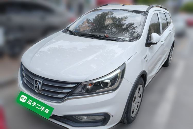 Used Baojun 310W 2017 1.5L Manual Comfort Version China VI Emission Standard Guazi used car, China used car export, Used car for sale, Used  cars, Cheapest cars for sale
