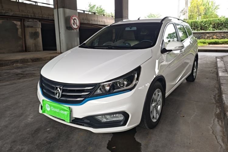 Used Baojun 310W 2017 1.5L Manual Fashion Model China V Guazi used car, China used car export, Used car for sale, Used cars, Cheapest cars for sale