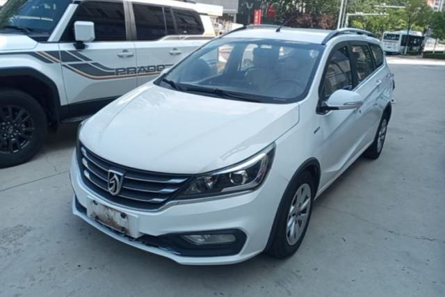 Used Baojun 310W 2017 1.5L Manual Fashion Model China V