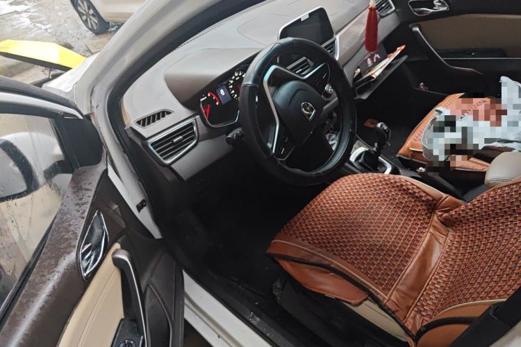Used Baojun 310W 2017 1.5L Manual Fashion Model China V Driver Seat