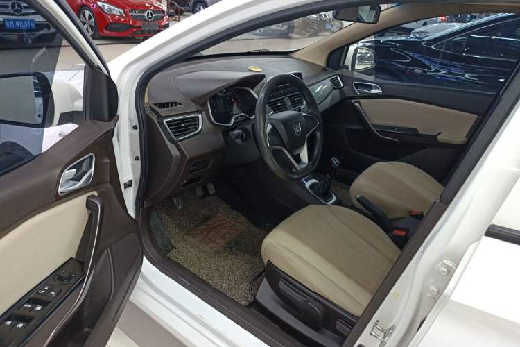 Used Baojun 310W 2017 1.5L Manual Comfort Version China V Driver Seat