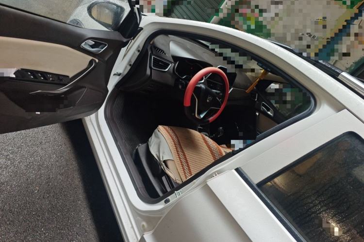 Used Baojun 310W 2017 1.5L Manual Comfort Version China V Driver Seat