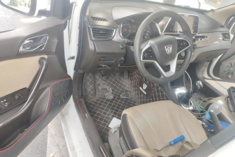 Used Baojun 310W 2017 1.5L Manual Fashion Edition China VI Driver Seat