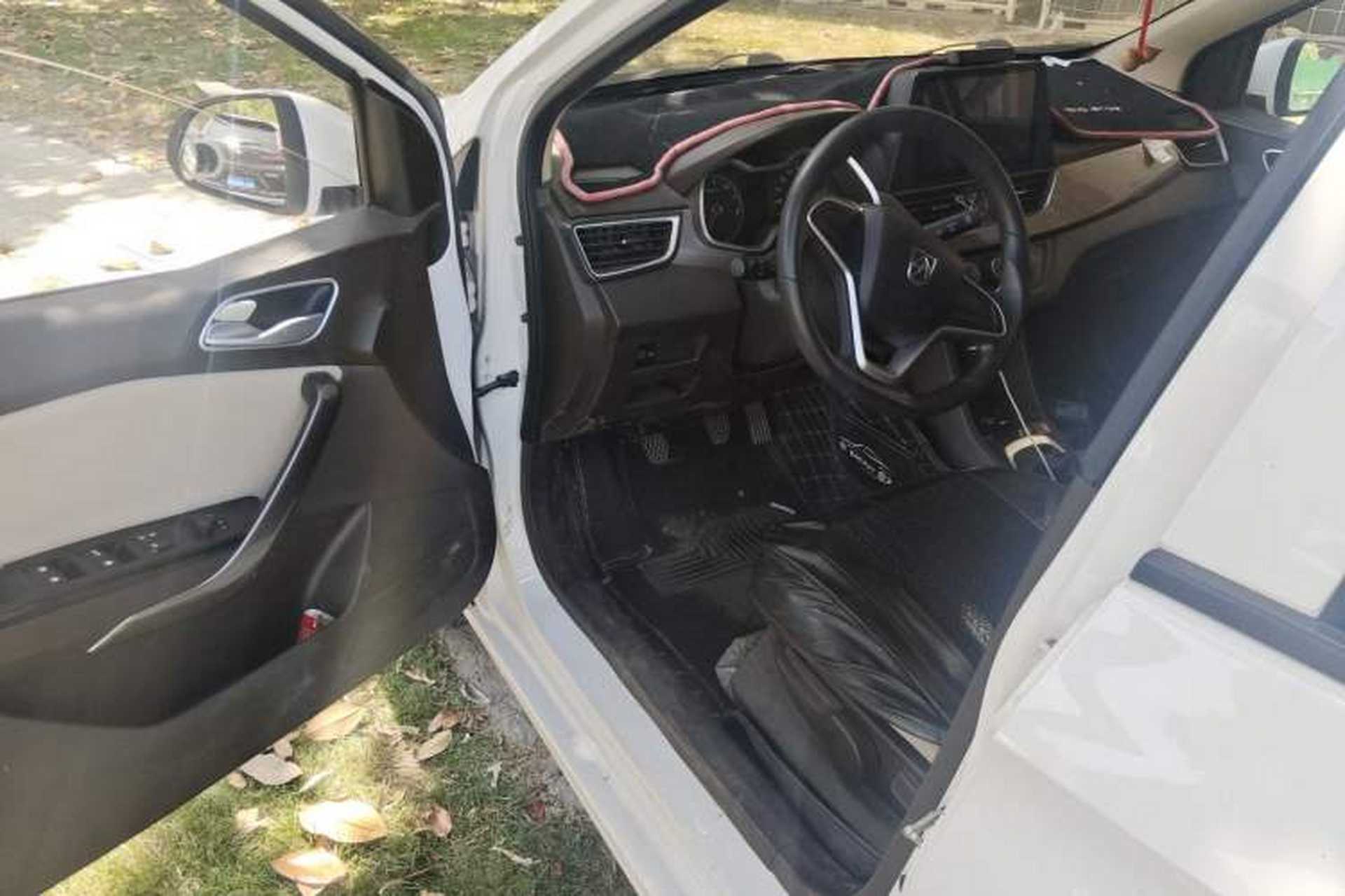 Used Baojun 310W 2017 1.5L Manual Comfort Version China V Driver Seat