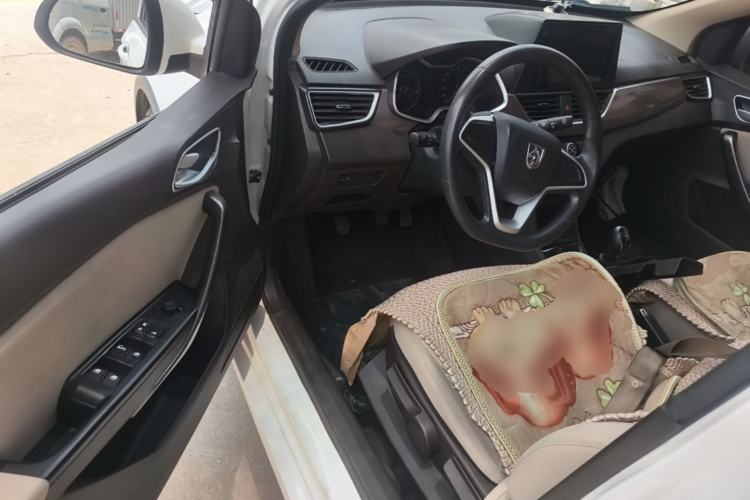 Used Baojun 310W 2017 1.5L Manual Comfort Version China V Driver Seat