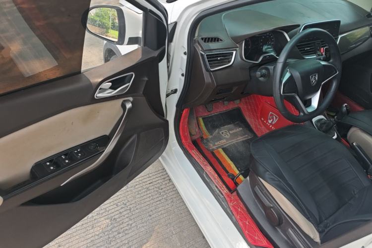 Used Baojun 310W 2017 1.5L Manual Comfort Version China V Driver Seat