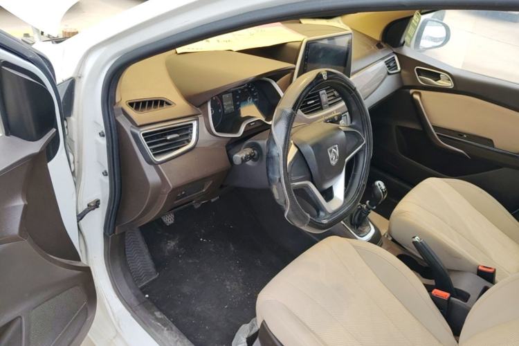Used Baojun 310W 2017 1.5L Manual Comfort Version China V Driver Seat