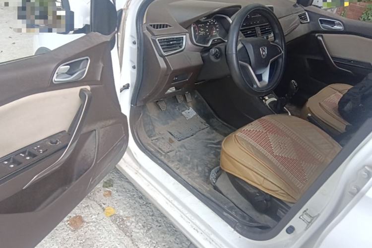 Used Baojun 310W 2017 1.5L Manual Comfort Version China V Driver Seat