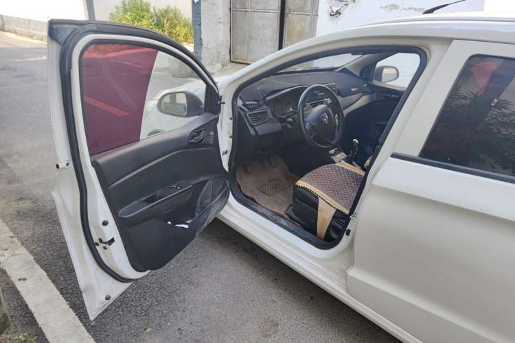 Used Baojun 310W 2017 1.2L Manual Value Edition China V Driver Seat