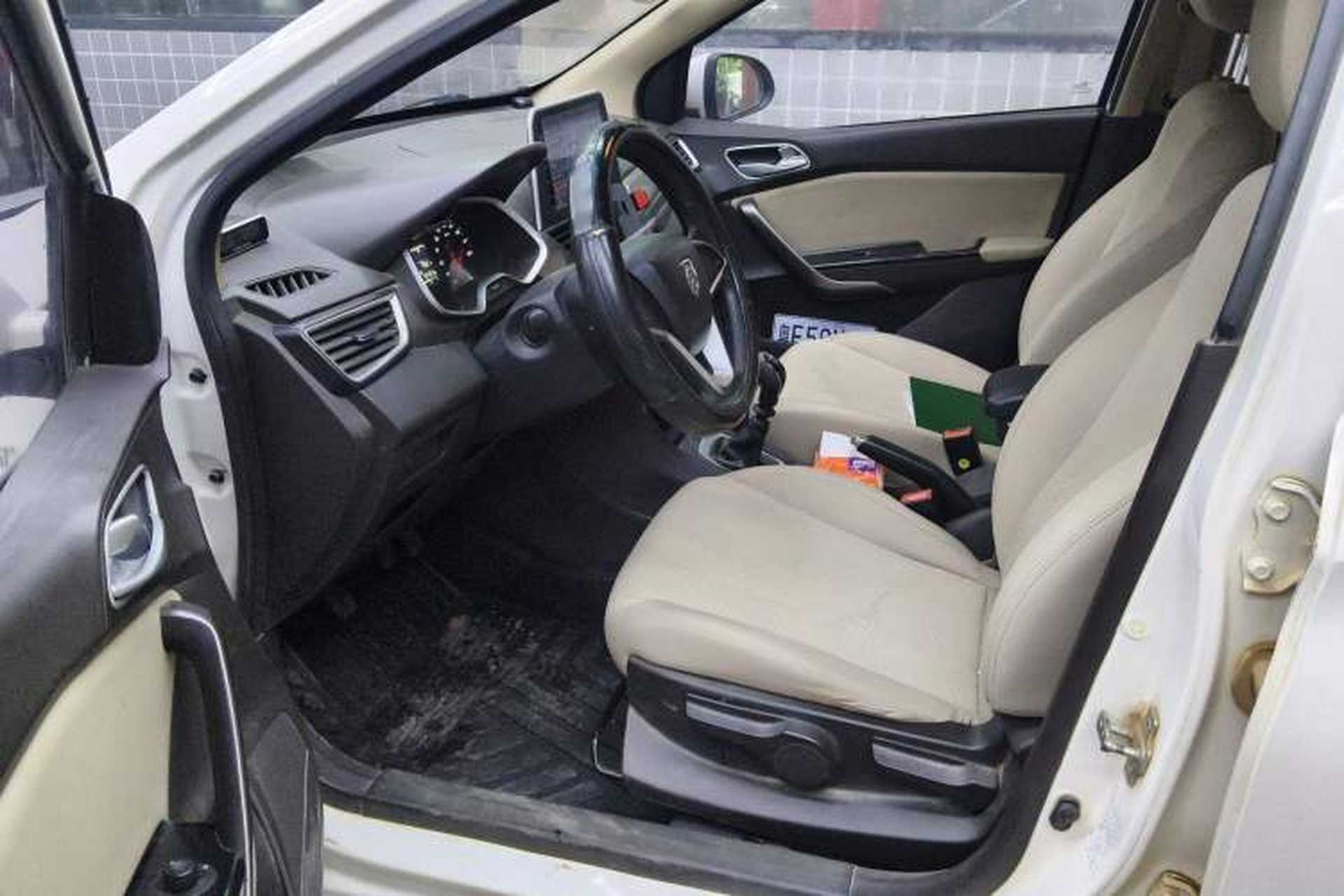 Used Baojun 310W 2017 1.5L Manual Comfort Version China V Driver Seat