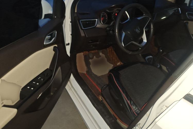 Used Baojun 310W 2017 1.5L Manual Comfort Version China V Driver Seat