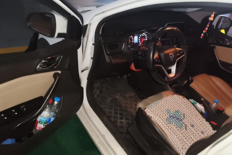 Used Baojun 310W 2017 1.5L Manual Comfort Version China V Driver Seat
