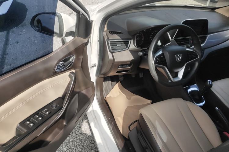 Used Baojun 310W 2017 1.5L Manual Fashion Edition China VI Driver Seat