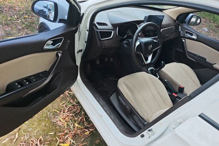 Used Baojun 310W 2017 1.5L Manual Comfort Version China V Driver Seat