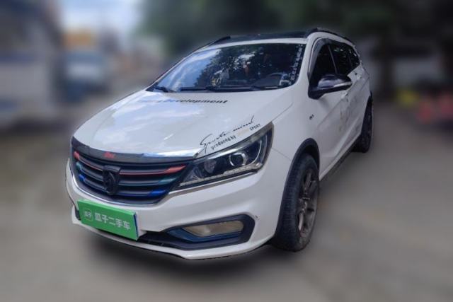 Used Baojun 310W 2017 1.5L Manual Fashion Model China V