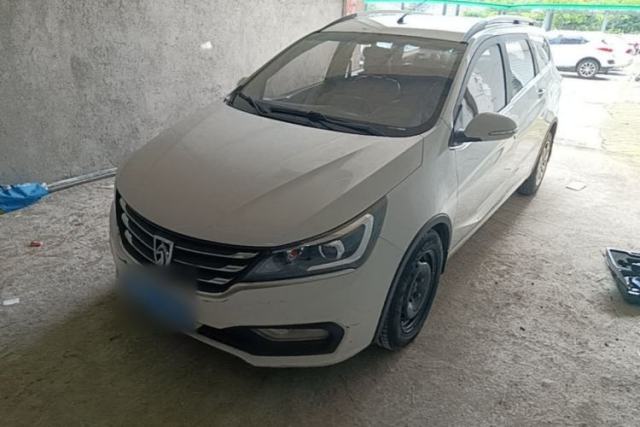 Used Baojun 310W 2017 1.5L Manual Fashion Model China V