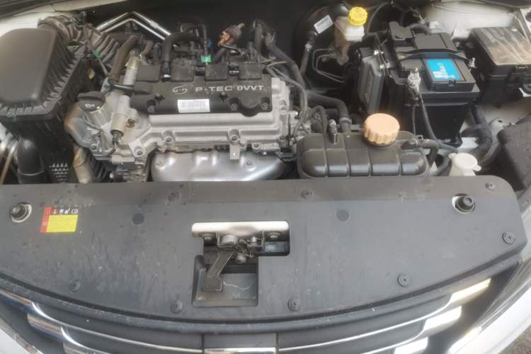 Used Baojun 310W 2017 1.5L Manual Comfort Version China VI Emission Standard Engine Bay